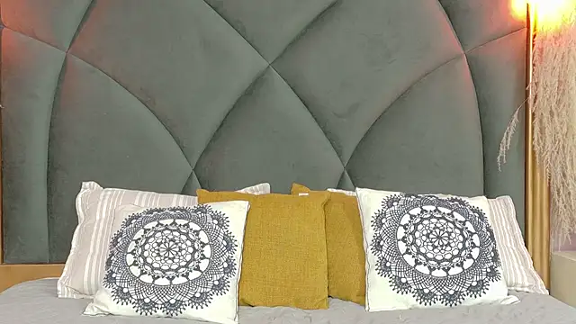 Snapshot of Chloemendoza chatting on 06/12/26, 04:00 Chloemendoza online show from 06/12/26, 04:00