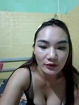 Snapshot of Voiva11 chatting on 07/05/26, 02:40 Voiva11 online show from 07/05/26, 02:40