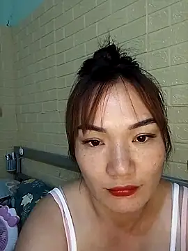 Snapshot of Voiva11 chatting on 07/18/26, 03:49 Voiva11 online show from 07/18/26, 03:49