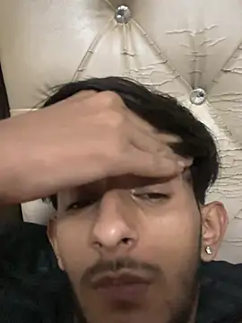 Snapshot of ronnnnn718 chatting on 07/03/26, 04:02 ronnnnn718 online show from 07/03/26, 04:02