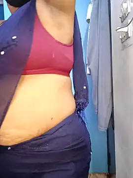 Snapshot of tamil_sarah chatting on 06/24/26, 02:21 tamil sarah online show from 06/24/26, 02:21