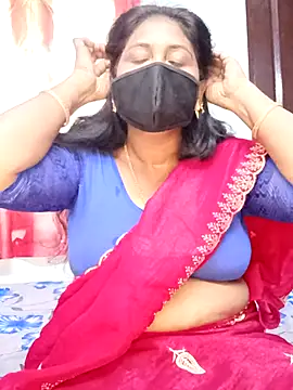 Snapshot of tamil_sarah chatting on 06/28/26, 05:13 tamil sarah online show from 06/28/26, 05:13