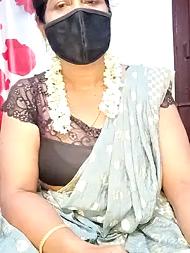 Snapshot of tamil_sarah chatting on 06/29/26, 04:18 tamil sarah online show from 06/29/26, 04:18
