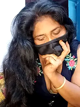 Snapshot of tamil_sarah chatting on 07/09/26, 06:56 tamil sarah online show from 07/09/26, 06:56