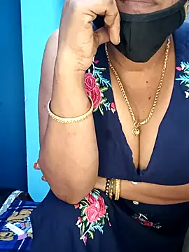 Snapshot of tamil_sarah chatting on 07/26/26, 03:30 tamil sarah online show from 07/26/26, 03:30