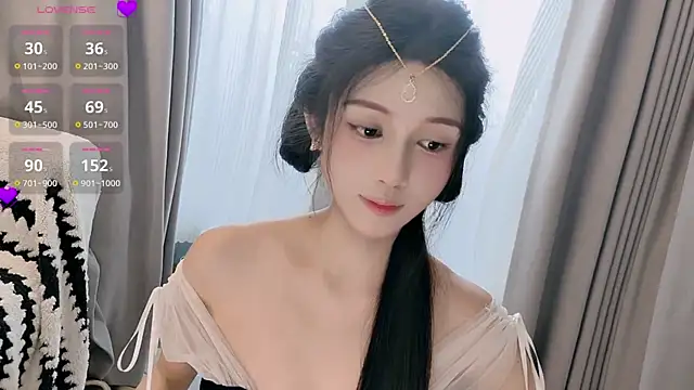 Snapshot of lulu-789 chatting on 07/08/26, 03:44 lulu-789 online show from 07/08/26, 03:44