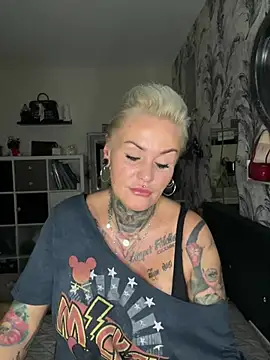 Snapshot of InkedMissLaBaehm chatting on 07/15/26, 10:37 InkedMissLaBaehm online show from 07/15/26, 10:37