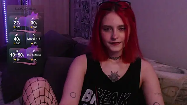 Snapshot of ScarlettAw chatting on 06/17/26, 07:37 ScarlettAw online show from 06/17/26, 07:37
