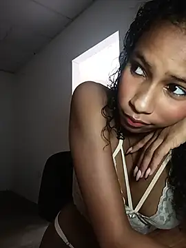 Snapshot of AlmaDream chatting on 08/07/26, 03:14 AlmaDream online show from 08/07/26, 03:14