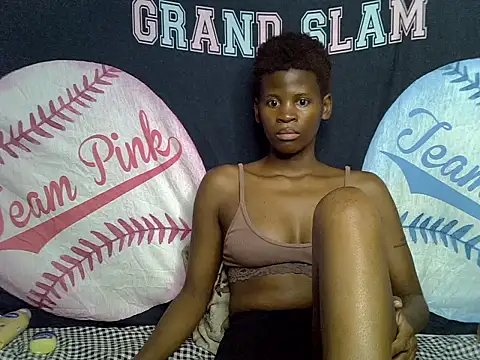Snapshot of Queen_slay2 chatting on 06/17/26, 06:31 Queen slay2 online show from 06/17/26, 06:31