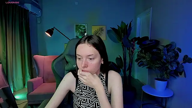 Snapshot of Eva_Leeee chatting on 07/03/26, 05:25 Eva Leeee online show from 07/03/26, 05:25