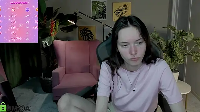 Snapshot of Eva_Leeee chatting on 07/22/26, 04:48 Eva Leeee online show from 07/22/26, 04:48