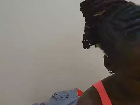 Snapshot of Arriana_ chatting on 07/22/26, 11:24 Arriana online show from 07/22/26, 11:24