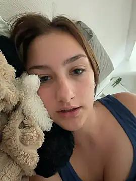 Snapshot of Violet_Velvet chatting on 07/18/26, 03:16 Violet Velvet online show from 07/18/26, 03:16