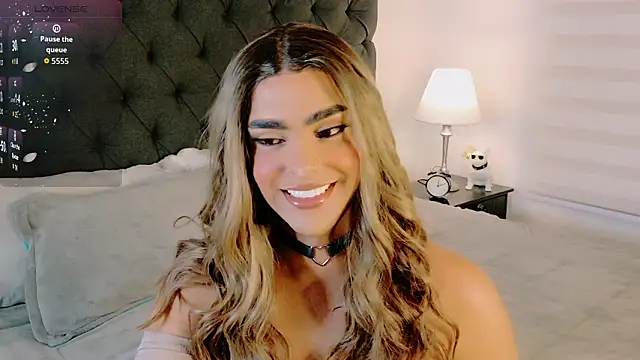 Snapshot of Scarlethvhonparker chatting on 03/28/26, 01:27 Scarlethvhonparker online show from 03/28/26, 01:27