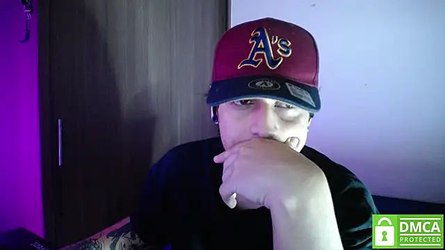 Snapshot of Greg_leach chatting on 06/15/26, 10:01 Greg leach online show from 06/15/26, 10:01