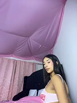 Snapshot of Natty_666 chatting on 06/19/26, 01:43 Natty 666 online show from 06/19/26, 01:43