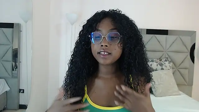 lily mendoza online show from 07/16/26, 08:15