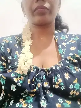 Snapshot of akshaya4311 chatting on 07/18/26, 06:01 akshaya4311 online show from 07/18/26, 06:01