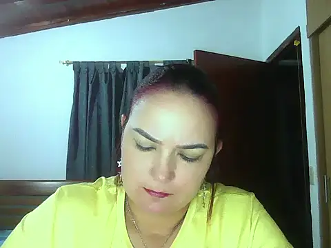 Snapshot of Ariel_691 chatting on 06/14/26, 11:51 Ariel 691 online show from 06/14/26, 11:51
