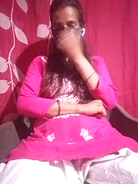 Snapshot of Desi_madamm chatting on 06/20/26, 10:07 Desi madamm online show from 06/20/26, 10:07