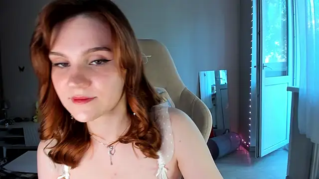 Snapshot of amelia_braun chatting on 06/15/26, 01:52 amelia braun online show from 06/15/26, 01:52