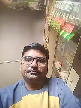 Snapshot of dhirusury050625 chatting on 06/17/26, 04:48 dhirusury050625 online show from 06/17/26, 04:48