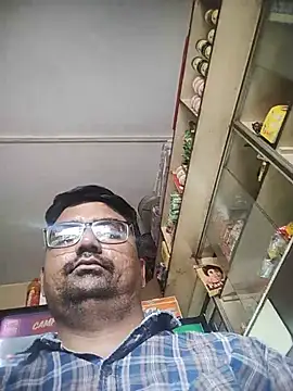Snapshot of dhirusury050625 chatting on 06/22/26, 03:47 dhirusury050625 online show from 06/22/26, 03:47
