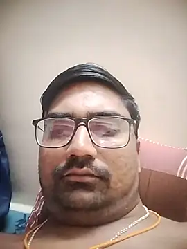 Snapshot of dhirusury050625 chatting on 06/22/26, 04:26 dhirusury050625 online show from 06/22/26, 04:26