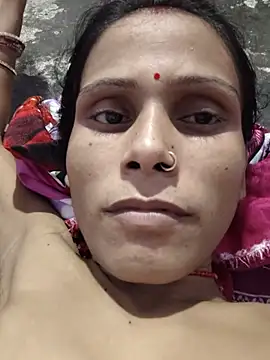 Snapshot of Roohi-hot chatting on 07/03/26, 06:25 Roohi-hot online show from 07/03/26, 06:25