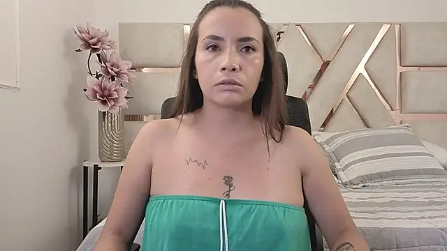 Snapshot of Karol_vg chatting on 06/22/26, 11:18 Karol vg online show from 06/22/26, 11:18