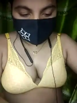 Snapshot of Khosi_Moni chatting on 06/20/26, 01:58 Khosi Moni online show from 06/20/26, 01:58