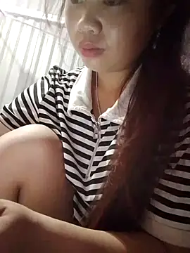 Snapshot of -Hezy- chatting on 06/15/26, 10:17 -Hezy- online show from 06/15/26, 10:17