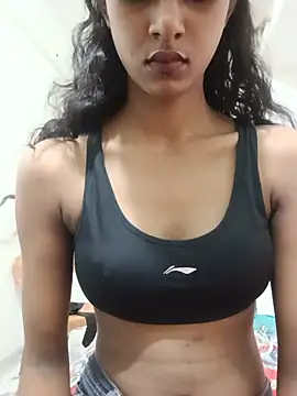Snapshot of kavita_45 chatting on 07/14/26, 04:02 kavita 45 online show from 07/14/26, 04:02