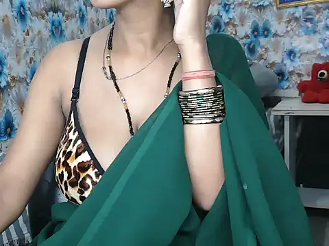Snapshot of NottyMomo chatting on 07/31/26, 03:33 NottyMomo online show from 07/31/26, 03:33