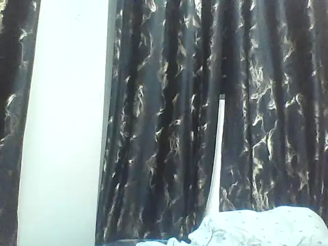 Snapshot of Amaliana_ chatting on 06/15/26, 02:36 Amaliana online show from 06/15/26, 02:36