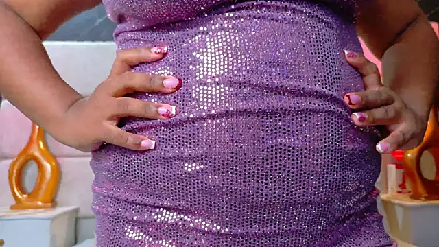 Snapshot of EbonyHenner chatting on 06/19/26, 11:58 EbonyHenner online show from 06/19/26, 11:58