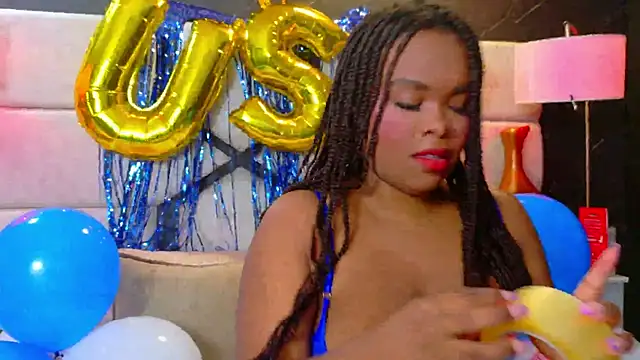 Snapshot of EbonyHenner chatting on 07/04/26, 12:33 EbonyHenner online show from 07/04/26, 12:33