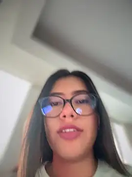 Snapshot of Saracalderon chatting on 06/16/26, 11:57 Saracalderon online show from 06/16/26, 11:57