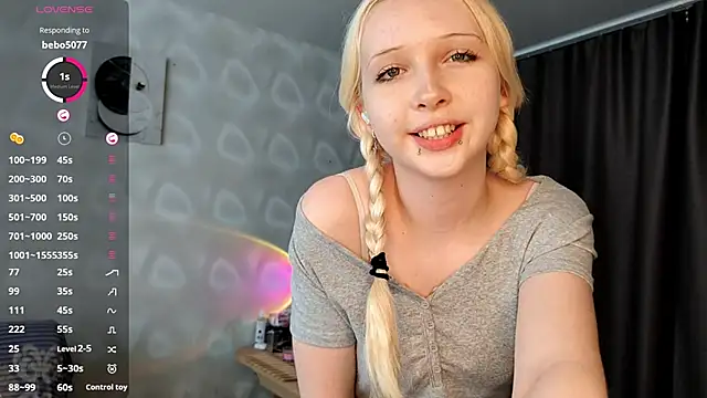 Snapshot of LadaSolar chatting on 07/01/26, 02:24 LadaSolar online show from 07/01/26, 02:24