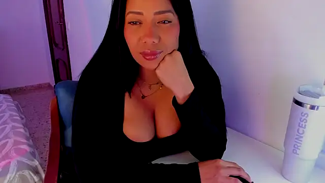 NicolePasqualott online show from 12/21/25, 10:39