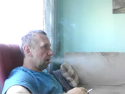Snapshot of RafalekRozmarynowski81 chatting on 06/24/26, 04:33 RafalekRozmarynowski81 online show from 06/24/26, 04:33