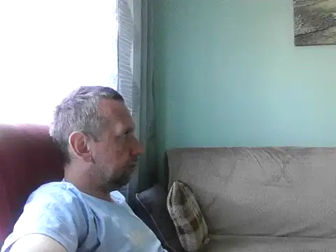 Snapshot of RafalekRozmarynowski81 chatting on 06/25/26, 05:23 RafalekRozmarynowski81 online show from 06/25/26, 05:23