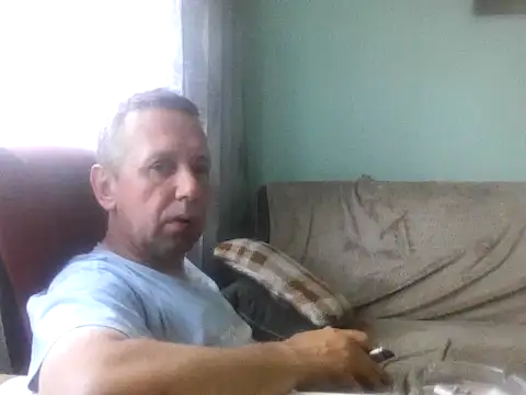 Snapshot of RafalekRozmarynowski81 chatting on 06/29/26, 11:10 RafalekRozmarynowski81 online show from 06/29/26, 11:10