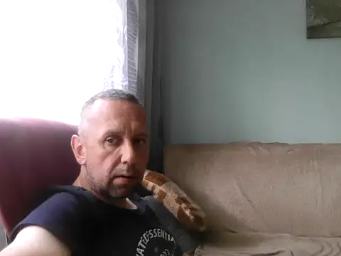 Snapshot of RafalekRozmarynowski81 chatting on 07/20/26, 12:07 RafalekRozmarynowski81 online show from 07/20/26, 12:07