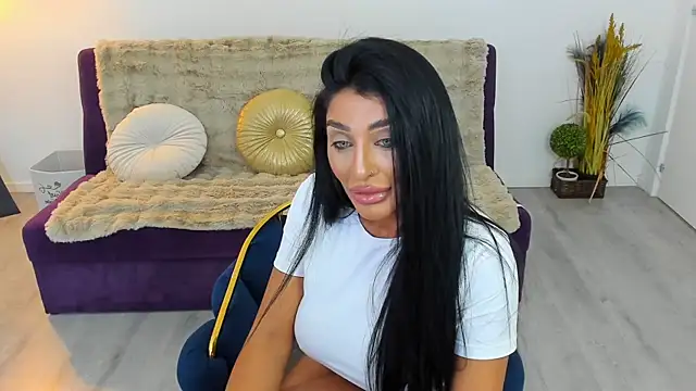Snapshot of Aylin_Angel chatting on 06/14/26, 03:58 Aylin Angel online show from 06/14/26, 03:58