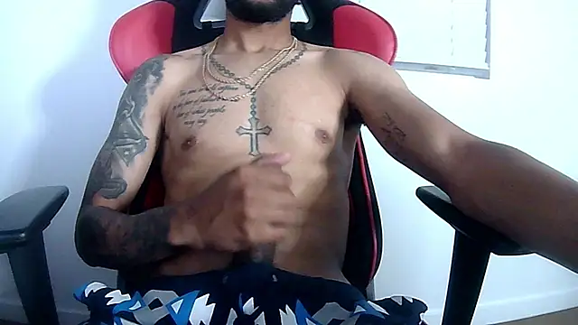 Snapshot of itssofuckingbig chatting on 07/16/26, 03:23 itssofuckingbig online show from 07/16/26, 03:23