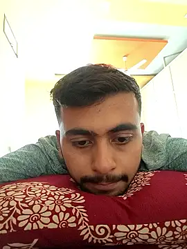 Snapshot of Royal_yadav_2310 chatting on 06/18/26, 09:14 Royal yadav 2310 online show from 06/18/26, 09:14