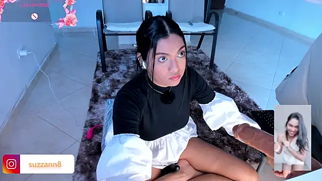 Snapshot of SUZZAN-R chatting on 06/19/26, 10:35 SUZZAN-R online show from 06/19/26, 10:35