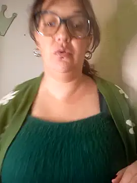 Snapshot of _Saraqueen-- chatting on 07/23/26, 01:30 Saraqueen-- online show from 07/23/26, 01:30